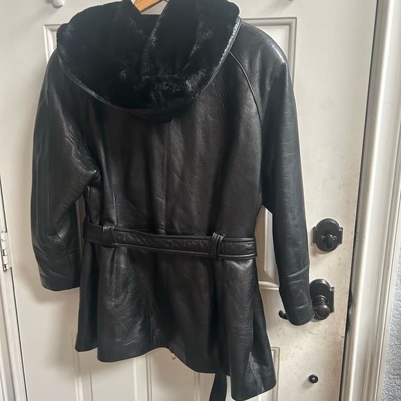 Maxima Black Leather women’s mid range thigh Jacket with Fur Trim Sz XL - Picture 1 of 16